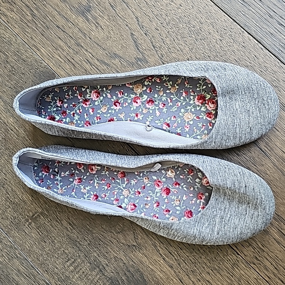 HEATHERED GREY BALLET FLATS SIZE 7.5 - Picture 2 of 5